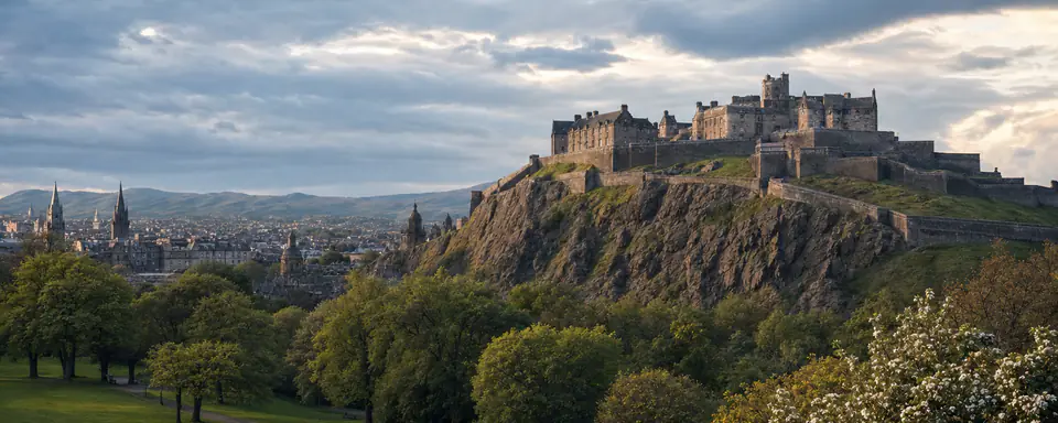 Illustrated panoramic view representing Edinburgh, United Kingdom, in natural weather light